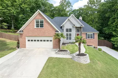 704 Willowwind Dr, Loganville, GA 30052