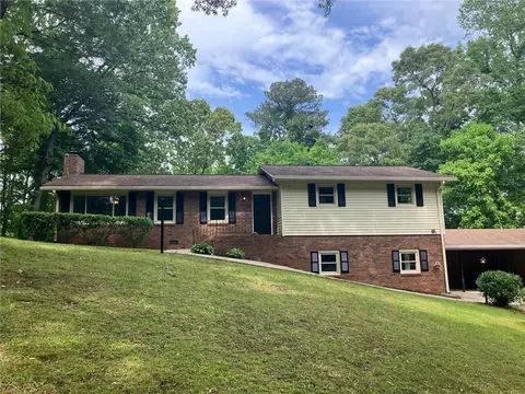 215 N Etowah Ct, Canton, GA 30114