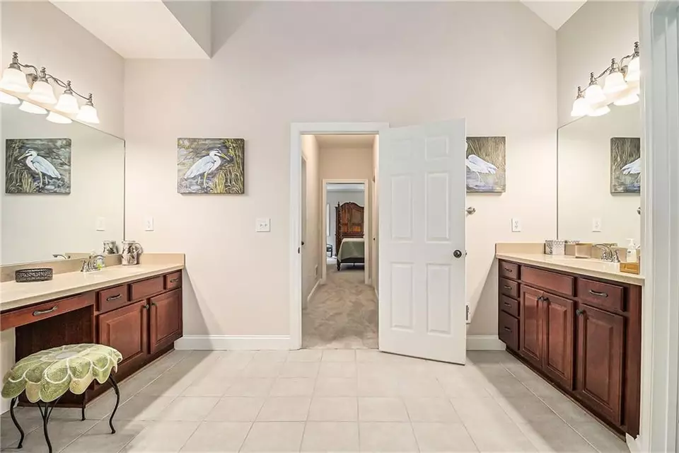 Entry Way - 1495 Old Hunters Lake Dr, Marietta, GA 30062 photo 2 of 4