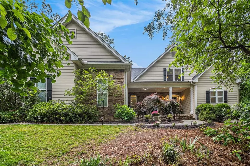 Exterior - 1495 Old Hunters Lake Dr, Marietta, GA 30062 photo 2 of 21