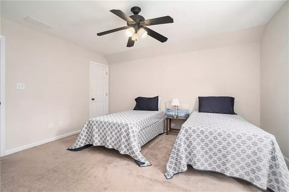 Bedroom - 1495 Old Hunters Lake Dr, Marietta, GA 30062 photo 6 of 12