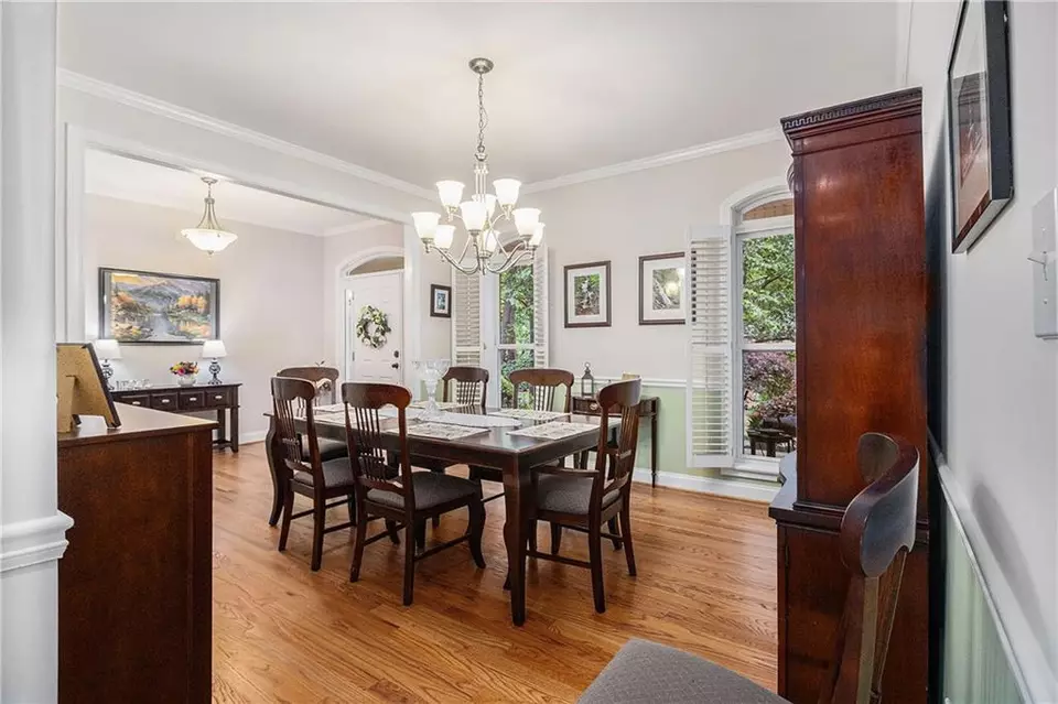 Dining - 1495 Old Hunters Lake Dr, Marietta, GA 30062 photo 2 of 2