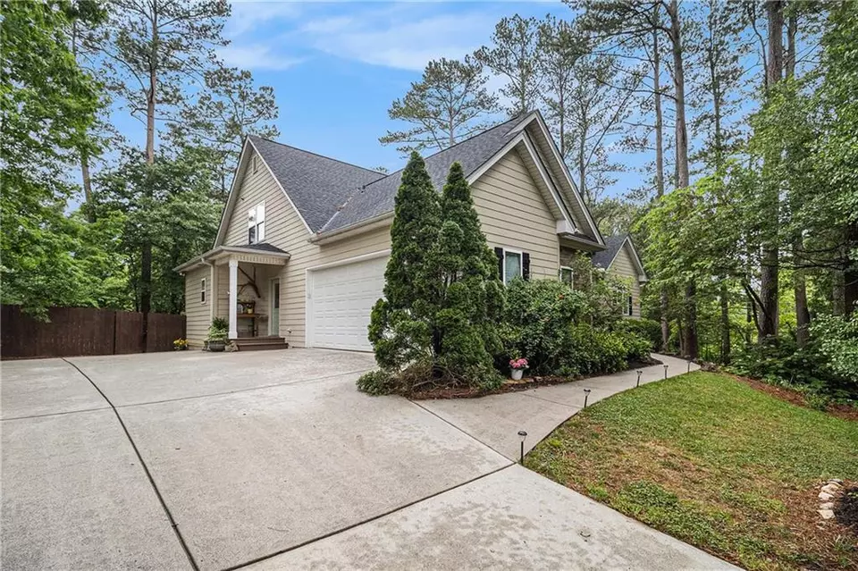 Exterior - 1495 Old Hunters Lake Dr, Marietta, GA 30062 photo 15 of 21