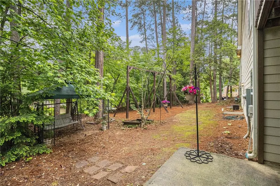 Exterior - 1495 Old Hunters Lake Dr, Marietta, GA 30062 photo 13 of 21