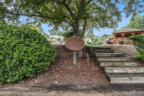 View/Area - 1495 Old Hunters Lake Dr, Marietta, GA 30062 photo 1 of 1