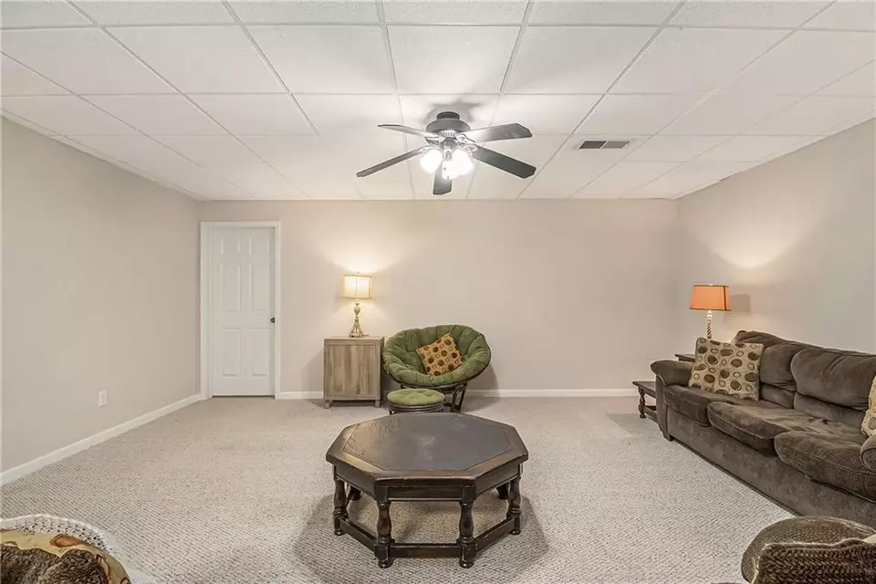 Living - 1495 Old Hunters Lake Dr, Marietta, GA 30062 photo 4 of 5