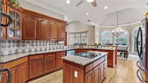 Kitchen - 5560 Stoneleigh Dr, Suwanee, GA 30024 photo 3 of 4