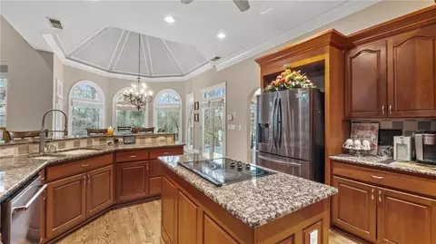 Kitchen - 5560 Stoneleigh Dr, Suwanee, GA 30024 photo 4 of 4
