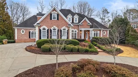 Exterior - 5560 Stoneleigh Dr, Suwanee, GA 30024 photo 1 of 7