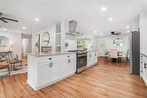 4807 Kenilworth Dr, Stone Mountain, GA 30083