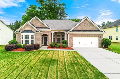 3700 Long Lake Dr, Douglasville, GA 30135