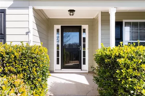 Entry Way - 17 Castleview Ct, Jefferson, GA 30549 photo 1 of 7