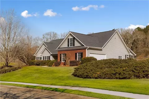 Exterior - 17 Castleview Ct, Jefferson, GA 30549 photo 10 of 12