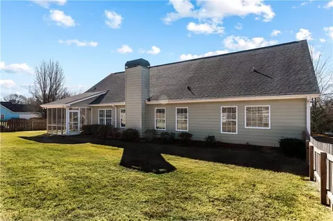 Exterior - 17 Castleview Ct, Jefferson, GA 30549 photo 9 of 12