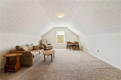 Living - 17 Castleview Ct, Jefferson, GA 30549 photo 5 of 5