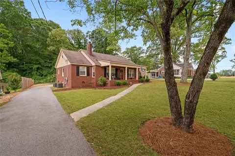 1154 Rome St, Carrollton, GA 30117