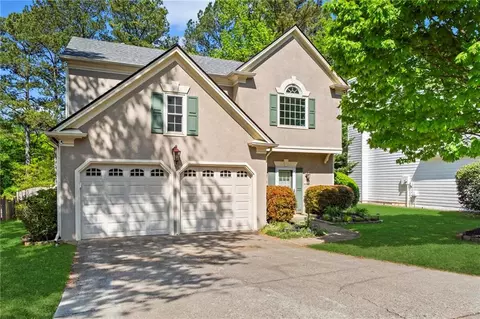5010 Foxberry Ln, Roswell, GA 30075