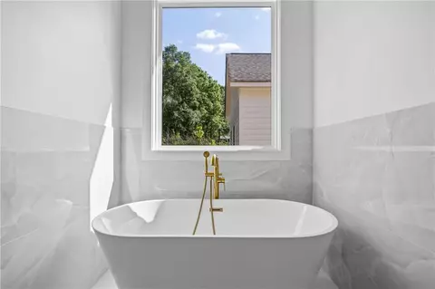 Bath - 3593 Perry Smith Rd, Monroe, GA 30656 photo 4 of 8