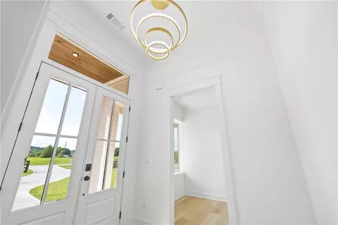 Entry Way - 3593 Perry Smith Rd, Monroe, GA 30656 photo 3 of 7