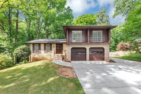 563 Navarre Dr, Stone Mountain, GA 30087