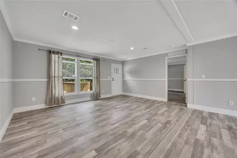 Living - 359 Hembree Rd, Commerce, GA 30529 photo 2 of 4