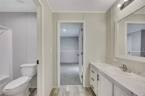 Bath - 359 Hembree Rd, Commerce, GA 30529 photo 7 of 7