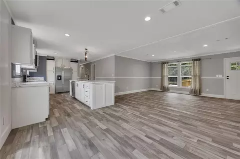 Living - 359 Hembree Rd, Commerce, GA 30529 photo 4 of 4