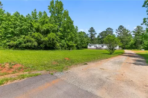 726 Nixon Rd, Senoia, GA 30276