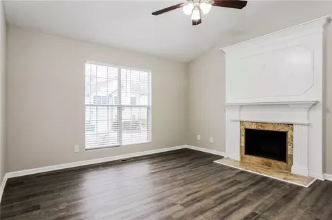820 Tradd Ct, Stone Mountain, GA 30087 photo 3