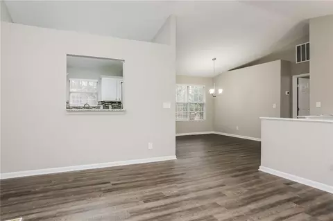 820 Tradd Ct, Stone Mountain, GA 30087 photo 4