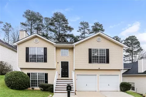 820 Tradd Ct, Stone Mountain, GA 30087