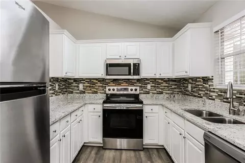 820 Tradd Ct, Stone Mountain, GA 30087 photo 9