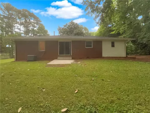 Exterior - 4261 E Conley Rd, Conley, GA 30288 photo 3 of 4
