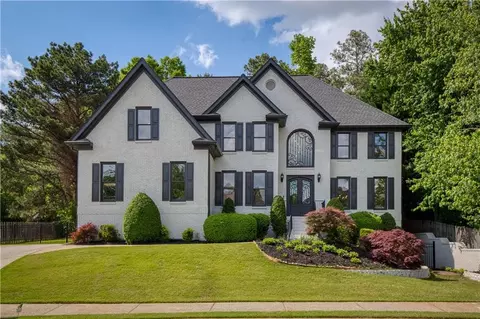818 Forest Path Ln, Alpharetta, GA 30022