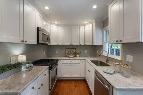 Kitchen - 1972 Wingate Rd, Chamblee, GA 30341 photo 3 of 5