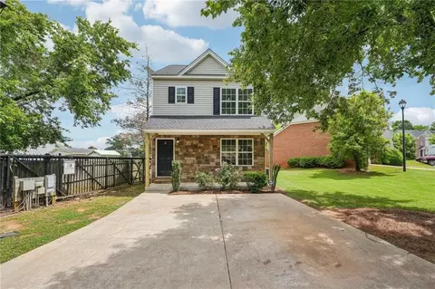 9 Middlebrook Dr, Cartersville, GA 30120