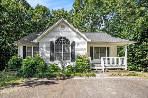 245 Royal Oaks Ln, Dahlonega, GA 30533