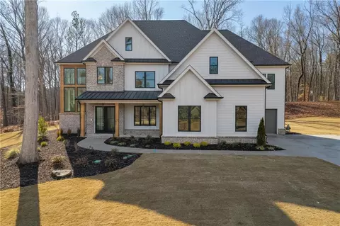 100 Gleneagles Way, Pendergrass, GA 30567