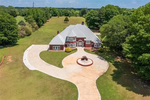 3030 Berry Rd, Loganville, GA 30052