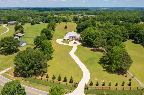 3030 Berry Rd, Loganville, GA 30052