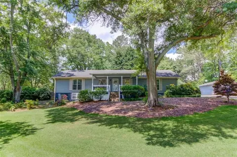 1588 Peachtree Cir, Lawrenceville, GA 30043