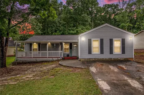 7845 Chase Woods Dr, Jonesboro, GA 30236