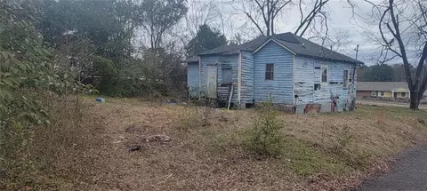 1058 Emery Hwy, Macon, GA 31217