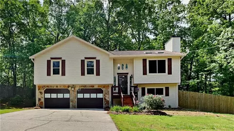 3445 Huntington Ct, Douglasville, GA 30134