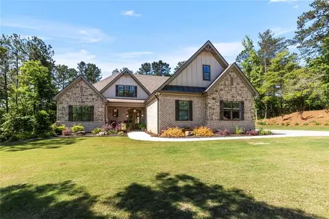 127 Heights Ave, Forsyth, GA 31029