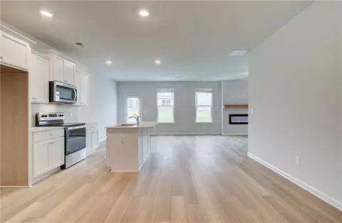 Living - 324 Tulip Dr, Covington, GA 30016 photo 1 of 6