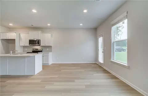 Living - 324 Tulip Dr, Covington, GA 30016 photo 3 of 6