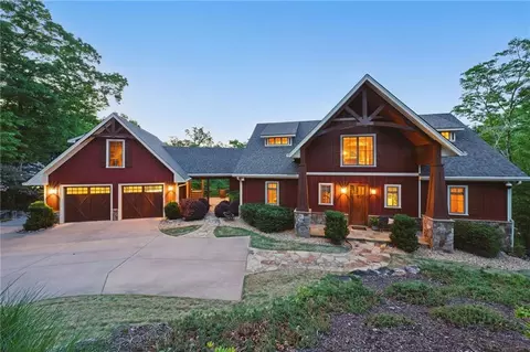 147 Lake Watch Pt, Cleveland, GA 30528