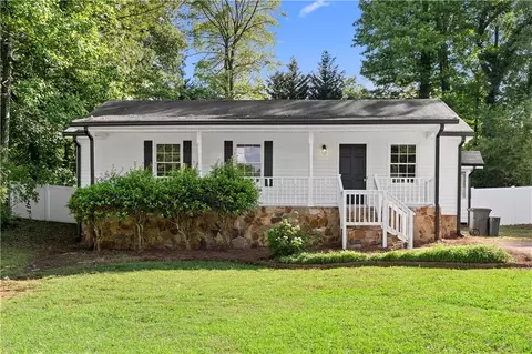 2849 Knotty Pine Ct, Buford, GA 30519