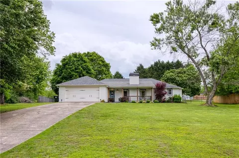 7925 Silversmith Dr, Cumming, GA 30028